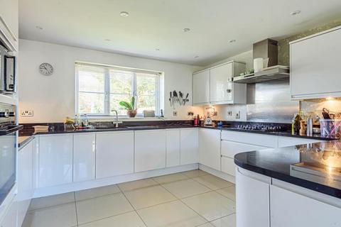 Coombe Cottage Eynsham Road, Sutton, Witney, OX29 5RZ