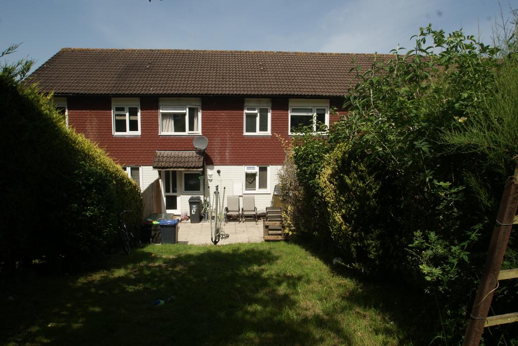 Forest Drive, Tidworth, SP9 3 bed terraced house £1,000 pcm (£231 pw)