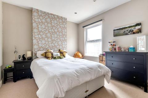 40a Hotham Road, London, SW19 1BS