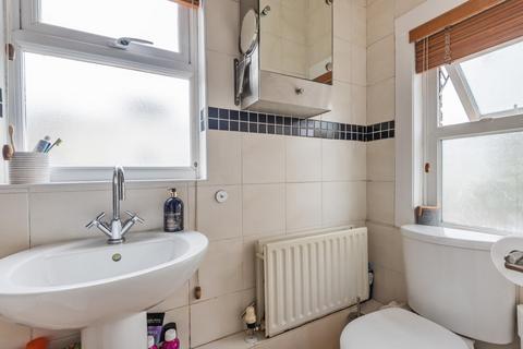 40a Hotham Road, London, SW19 1BS