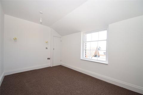 2 bedroom apartment to rent - Royal Crescent, Scarborough, North Yorkshire, YO11