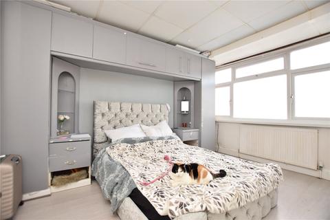 3 bedroom terraced house to rent - Stanley Avenue, Dagenham, Essex, RM8