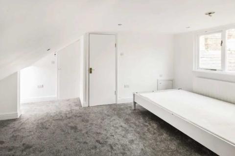 3 bedroom flat to rent - Northfields Avenue, Ealing