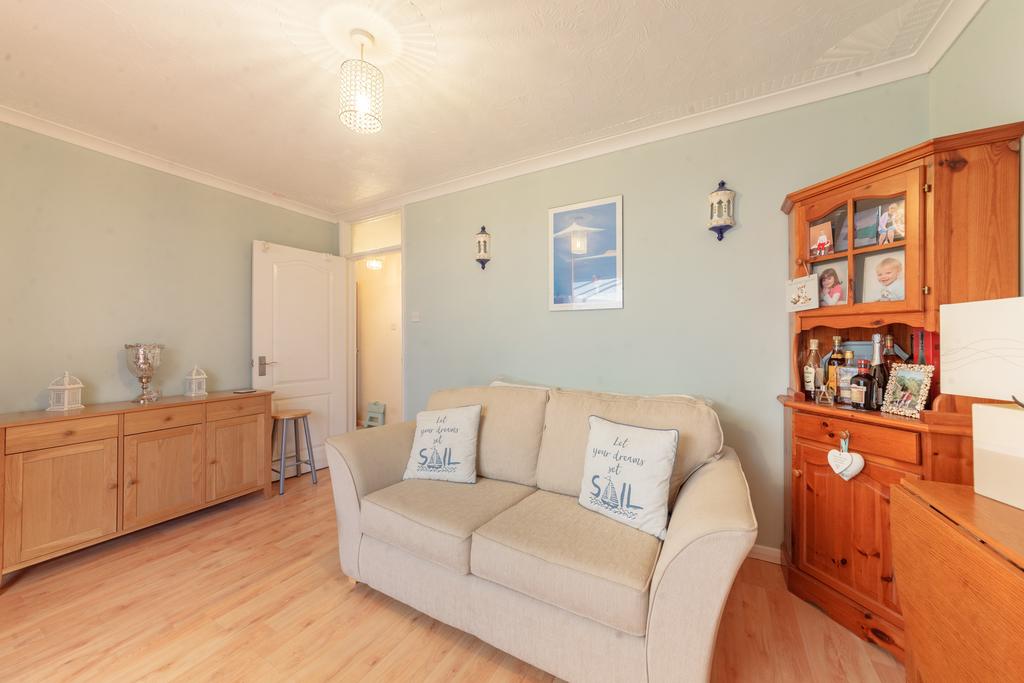 Park Hill Road, Blackwater, GU17 2 bed semidetached bungalow £415,000