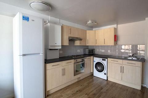 4 bedroom flat to rent - 156b, Mansfield Road, NOTTINGHAM NG1 3HW