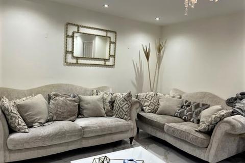 4 bedroom semi-detached house to rent - Attenborough Close, Wigston, Leicester LE18