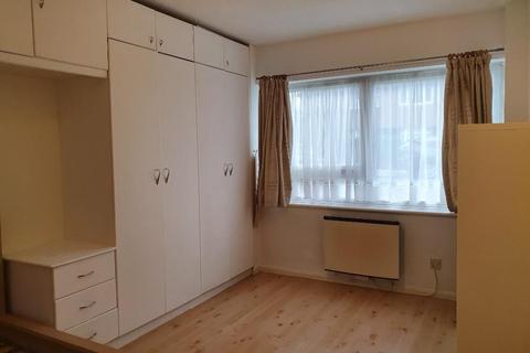 1 bedroom flat for sale - Dryden Close, Ilford IG6