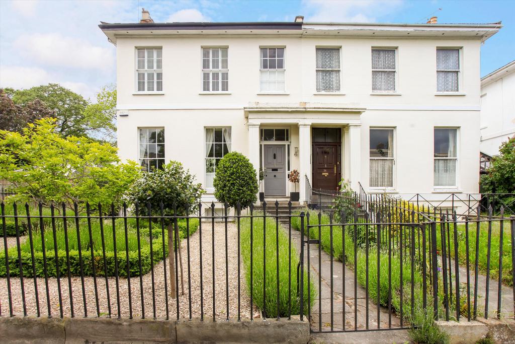 Prestbury Road, Cheltenham, Gloucestershire, GL52 5 bed semidetached