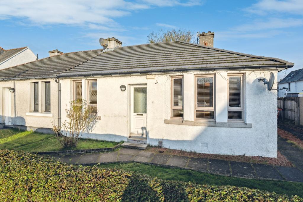 Arden Avenue, Thornliebank, Glasgow... 2 bed semidetached bungalow £