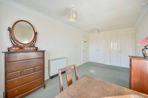 2 bedroom flat for sale - Golden Court, Isleworth, TW7