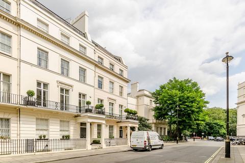 4 bedroom maisonette to rent - West Halkin Street, Belgravia, London, SW1X