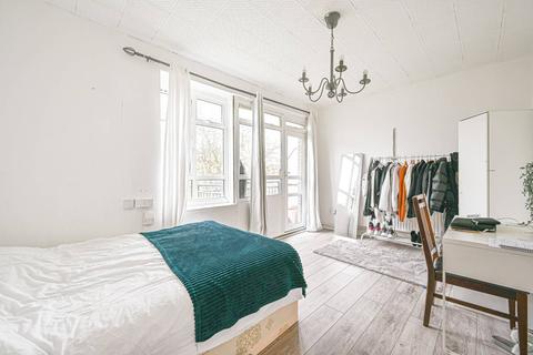 2 bedroom flat for sale - Cheshunt House, Kilburn, London, NW6