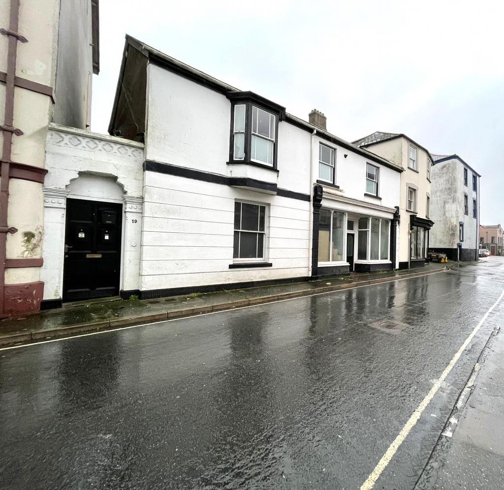 Buttgarden street, Bideford, EX39 2 bed flat £640 pcm (£148 pw)