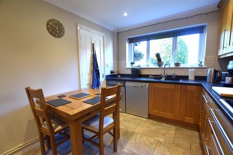 27 Cranemore, Werrington, Peterborough, PE4 5AJ