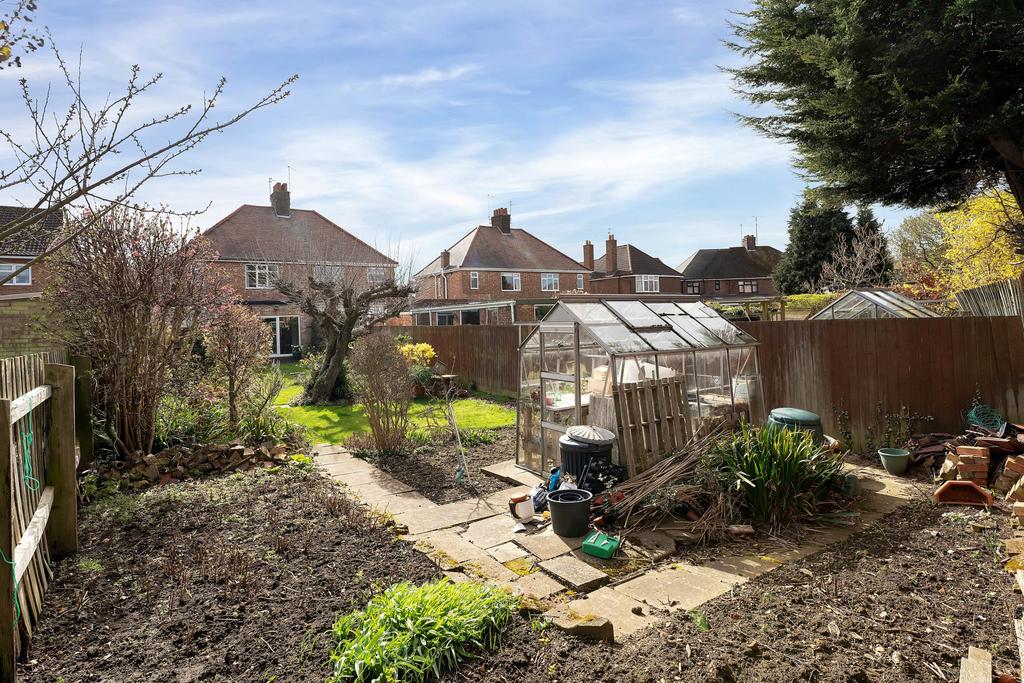 Sallows Road, Peterborough, PE1 3 bed semidetached house £275,000
