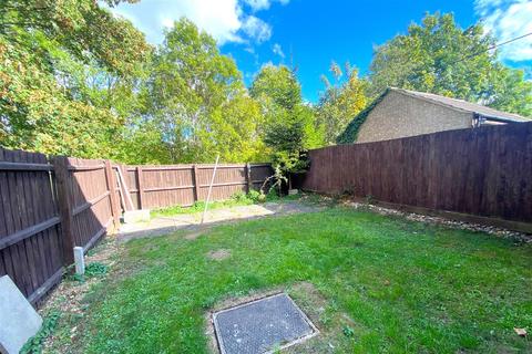 36 Squires Gate, Gunthorpe, Peterborough, PE4 7BT