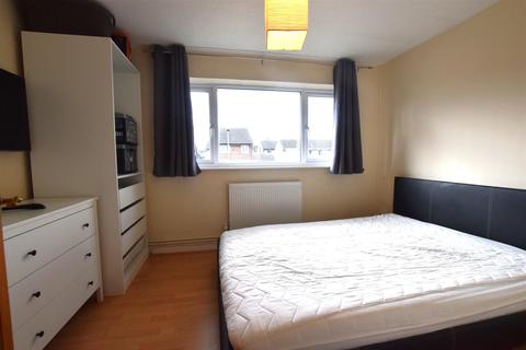 36 Squires Gate, Gunthorpe, Peterborough, PE4 7BT
