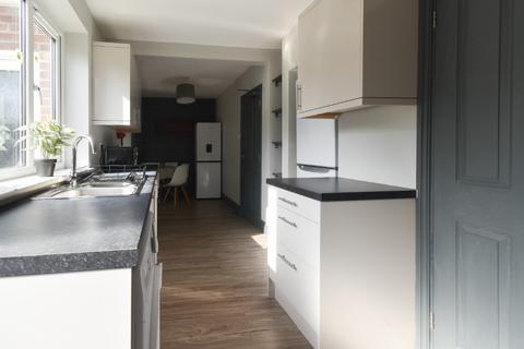 5 bedroom semi-detached house to rent, Buckingham Road, Norwich, NR4