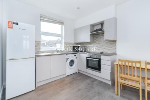 1 bedroom flat to rent - Forest Road, London E17
