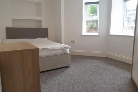 3 bedroom flat to rent, Heaton Road, M20 4PX