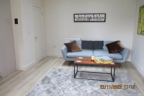 2 bedroom apartment to rent, Bowfell Road, Urmston M41