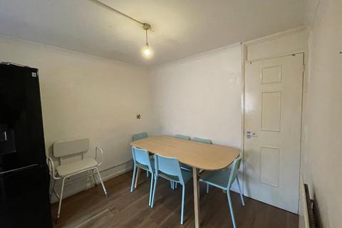 14 Hickin Close, London, SE7 8SH