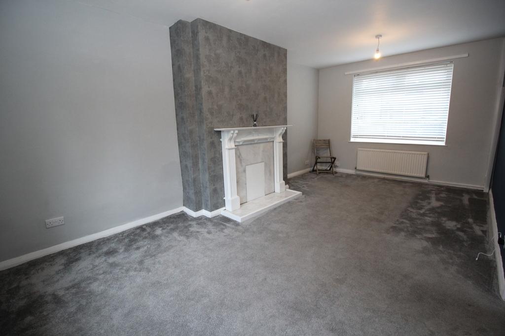 Davyhulme Road, Stretford, 4 bed semidetached house £289,950