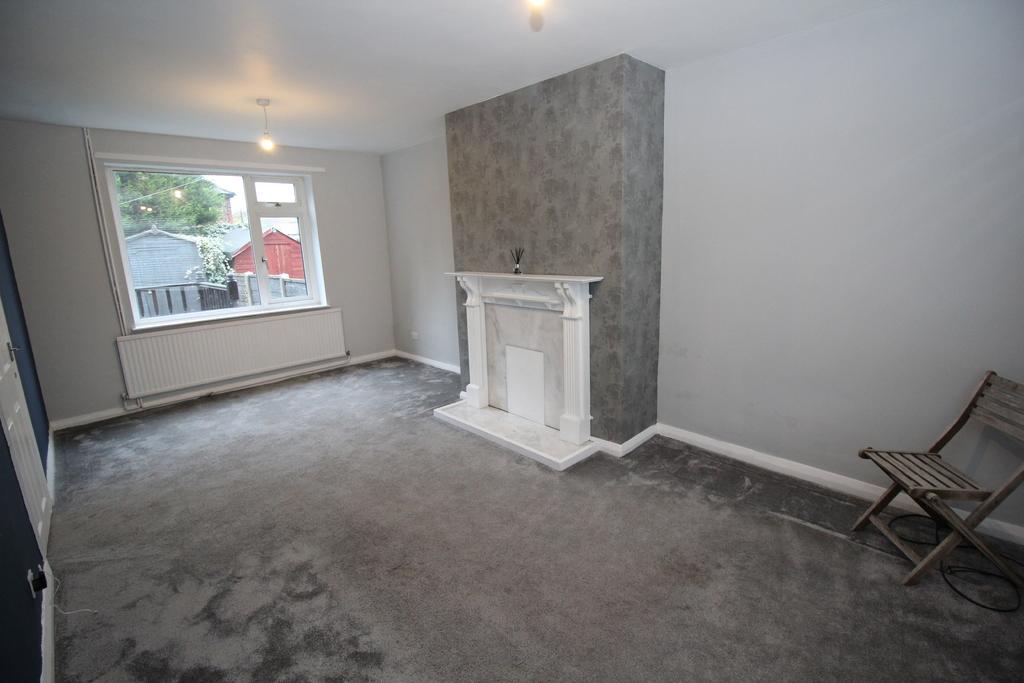 Davyhulme Road, Stretford, 4 bed semidetached house £289,950