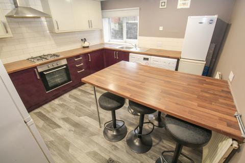 undefined, BILLS INCLUDED - Claremont Avenue,Woodhouse, Leeds, LS3