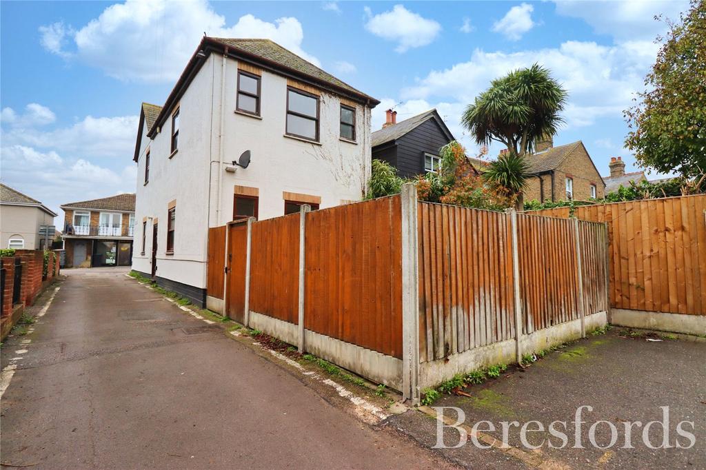 Mill Road, Maldon, CM9 1 bed apartment for sale £110,000