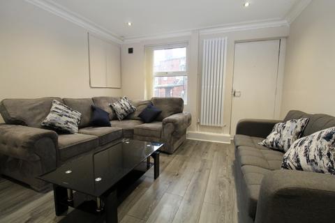 1 bedroom in a house share to rent - ROOMS SHARE, Claremont Avenue, Leeds, LS3