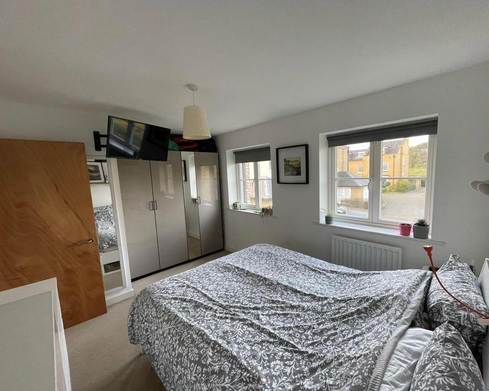 The Grove, Effingham, Leatherhead, Surrey 2 bed terraced house for sale