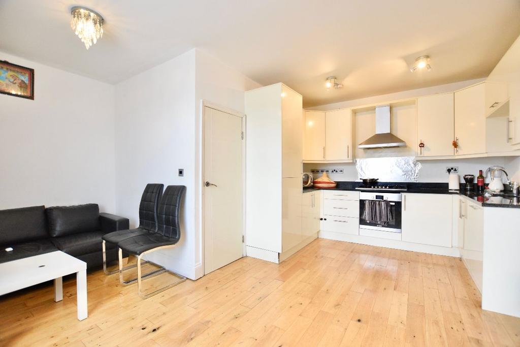 Oaklands Road, W7 3 bed terraced house £800,000