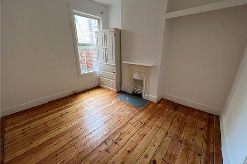 2 bedroom apartment to rent - Beech Road, London, N11