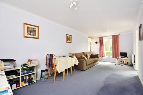 Hanger View Way, Acton, London, W3