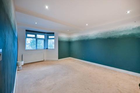 2 bedroom flat to rent - Perth Close, Raynes Park, London, SW20