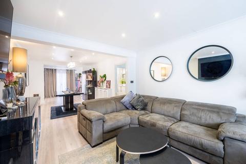 3 bedroom semi-detached house for sale - Almond Way, Mitcham, CR4