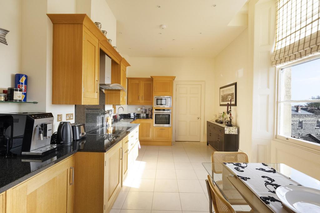 Kitchen ()