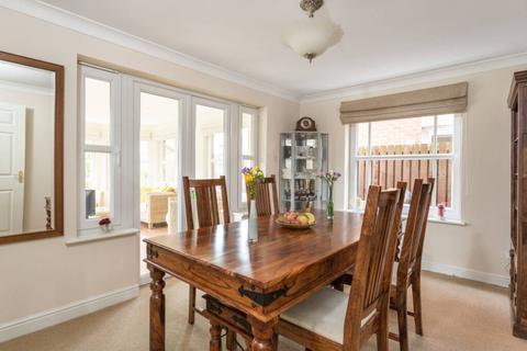 48 Lindsay Circus, Rosewell, EH24 9EP