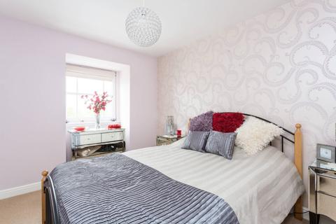48 Lindsay Circus, Rosewell, EH24 9EP