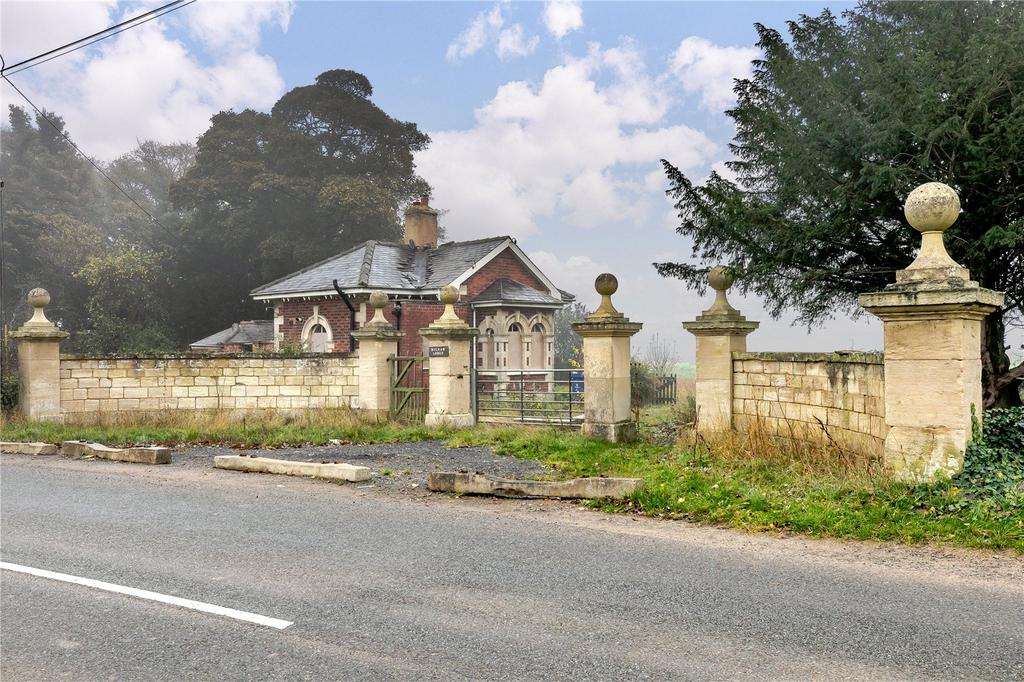 Bilham Lodge, Brodsworth, Doncaster... 2 bed detached house £200,000