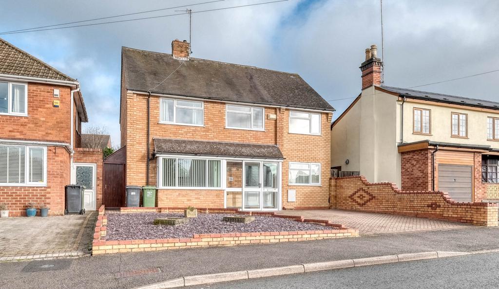 Walkwood Road, Walkwood Redditch B97 5NS 5 bed detached house for sale