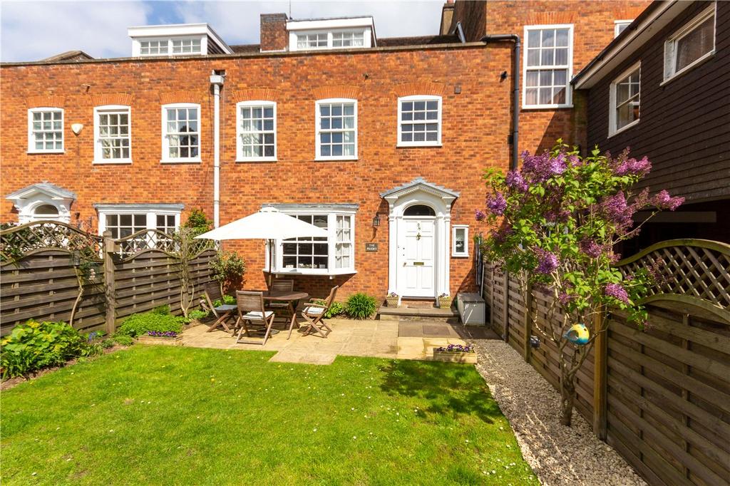 Monks Close, Redbourn, Hertfordshire 4 bed terraced house for sale £
