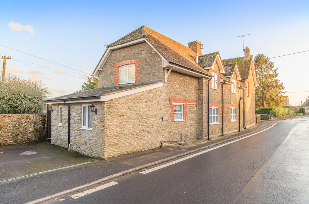 Longburton, Sherborne, DT9 3 bed house for sale £335,000