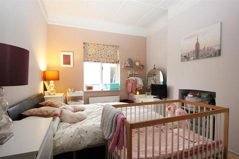 43b Avondale Road, South Croydon, CR2 6JE