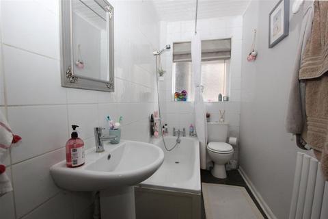 43b Avondale Road, South Croydon, CR2 6JE