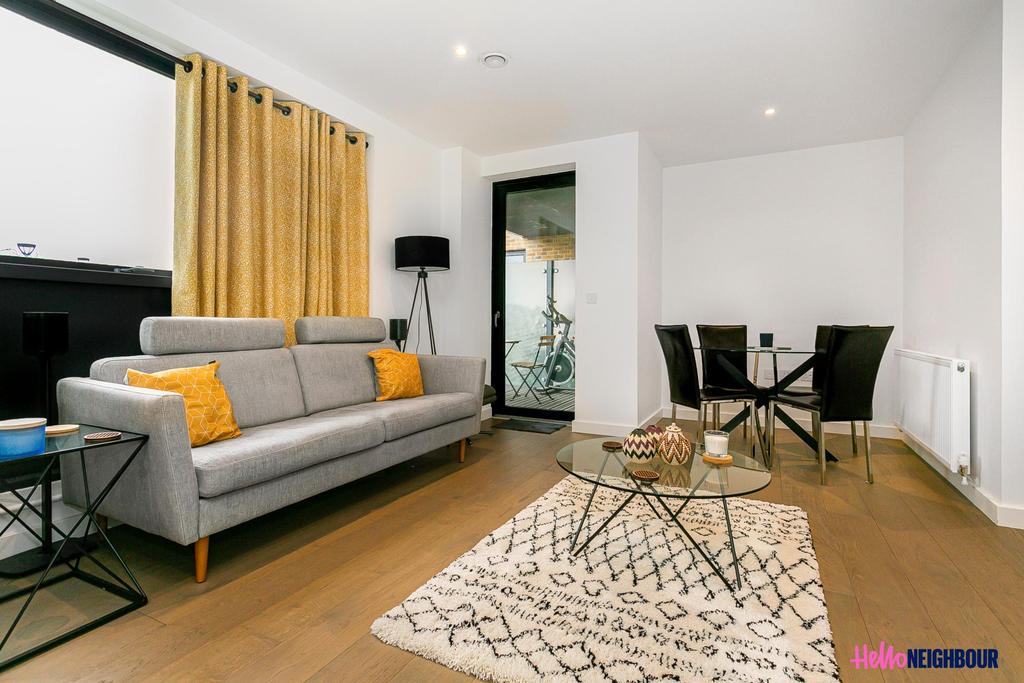 Smitham Downs Road, Coulsdon, CR5 2 bed apartment £1,650 pcm (£381 pw)