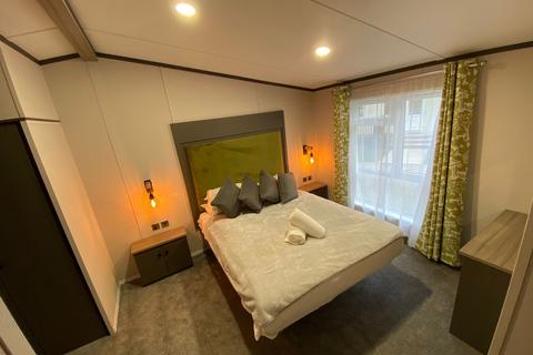 2 bedroom lodge for sale - Strensall York