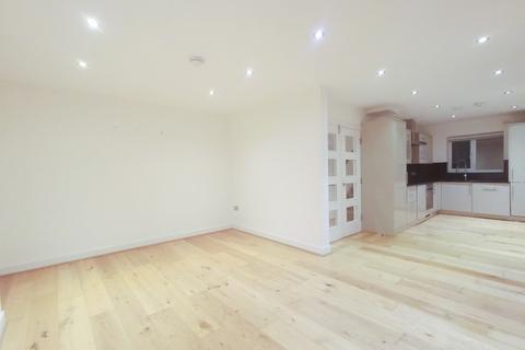 3 bedroom apartment to rent - Seymour Road, N3