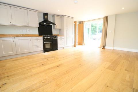 3 bedroom mews to rent, Forest Green, Dorking